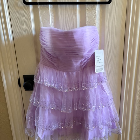 Ruched Strapless Tiered Ruffle Tulle Homecoming Dress with Sequins Beads size 8 - Picture 3 of 4
